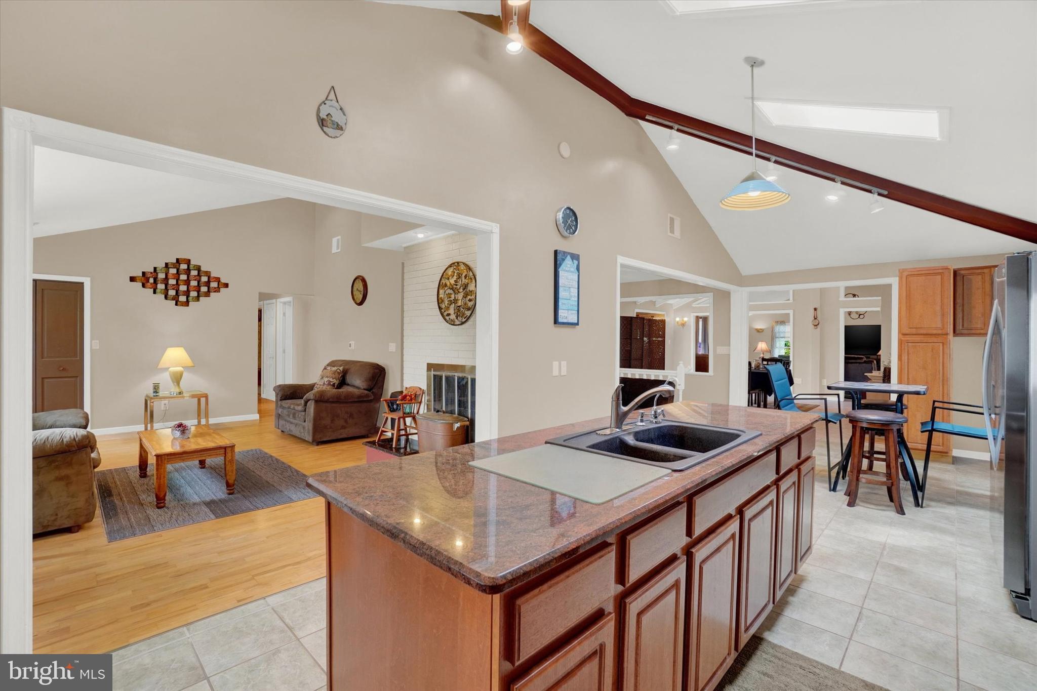 4030 Nancy Dr