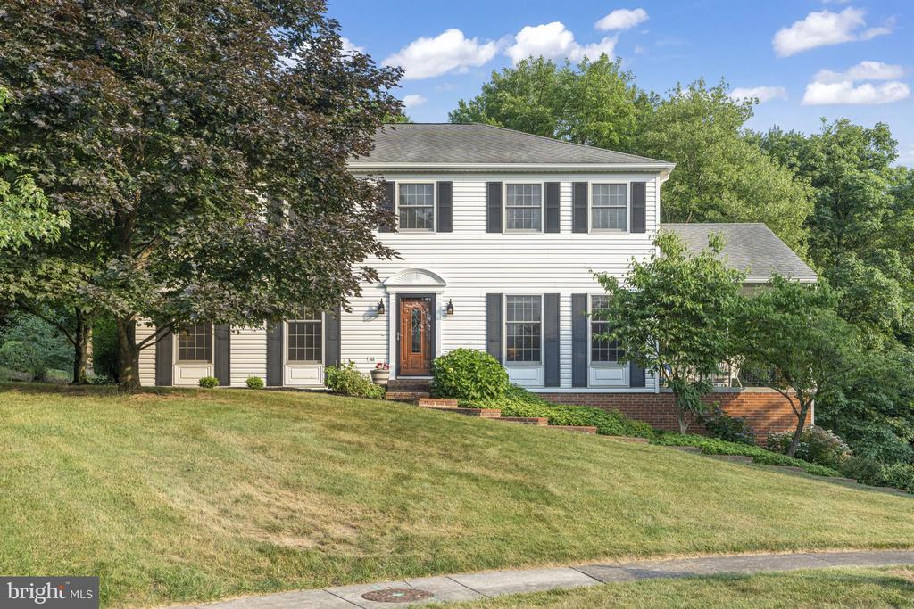 3700 Woodridge Dr