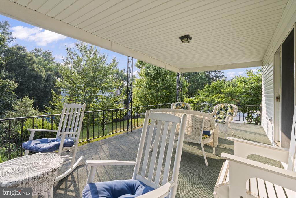 3700 Woodridge Dr