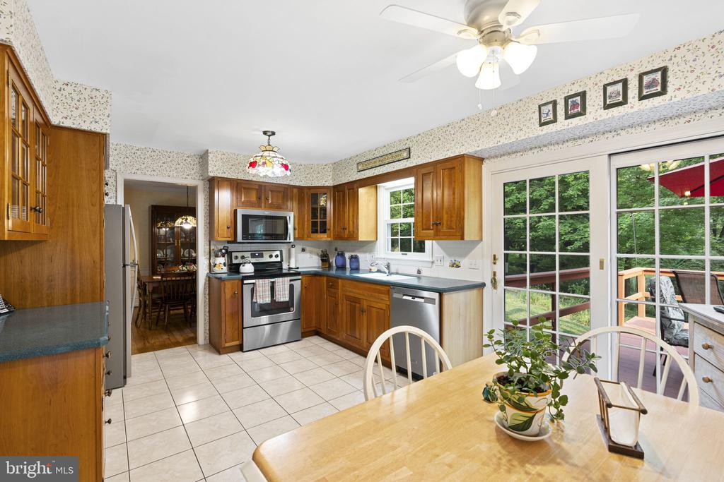 3700 Woodridge Dr