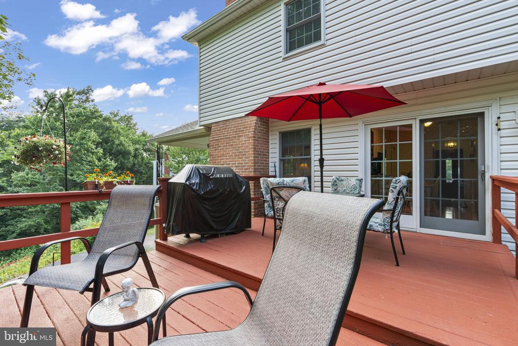 3700 Woodridge Dr