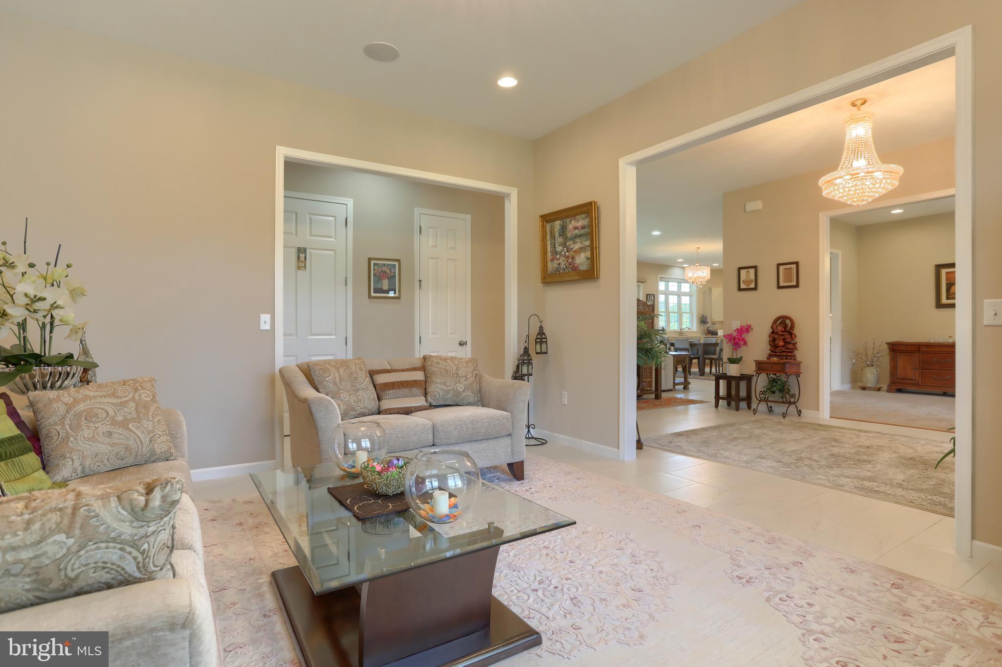 125 Willow Creek Ln