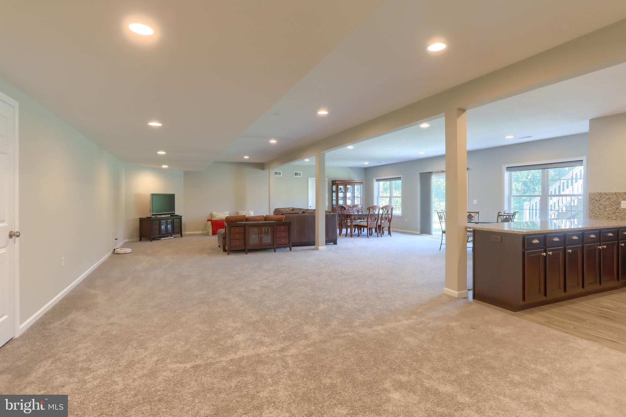 125 Willow Creek Ln