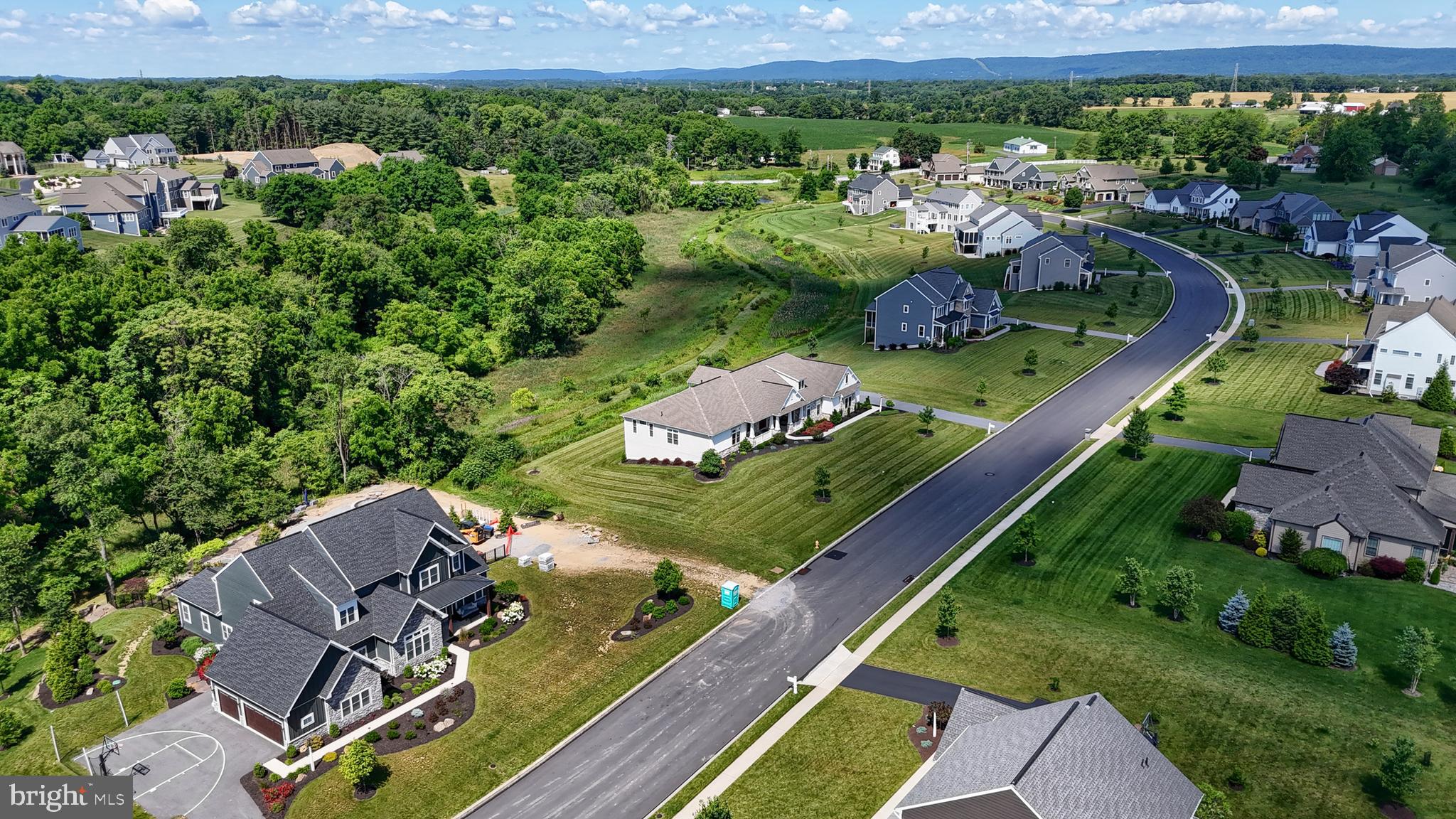 125 Willow Creek Ln