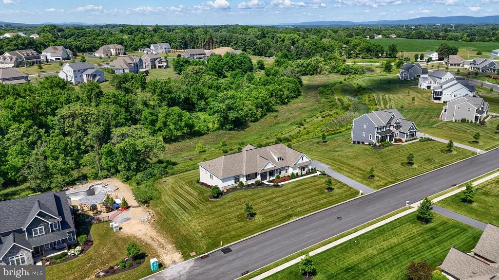 125 Willow Creek Ln