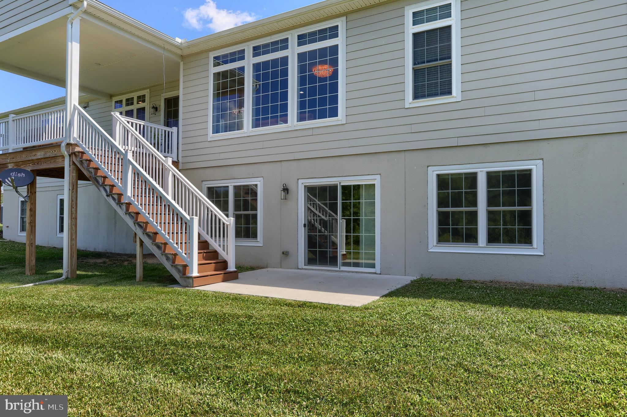 125 Willow Creek Ln