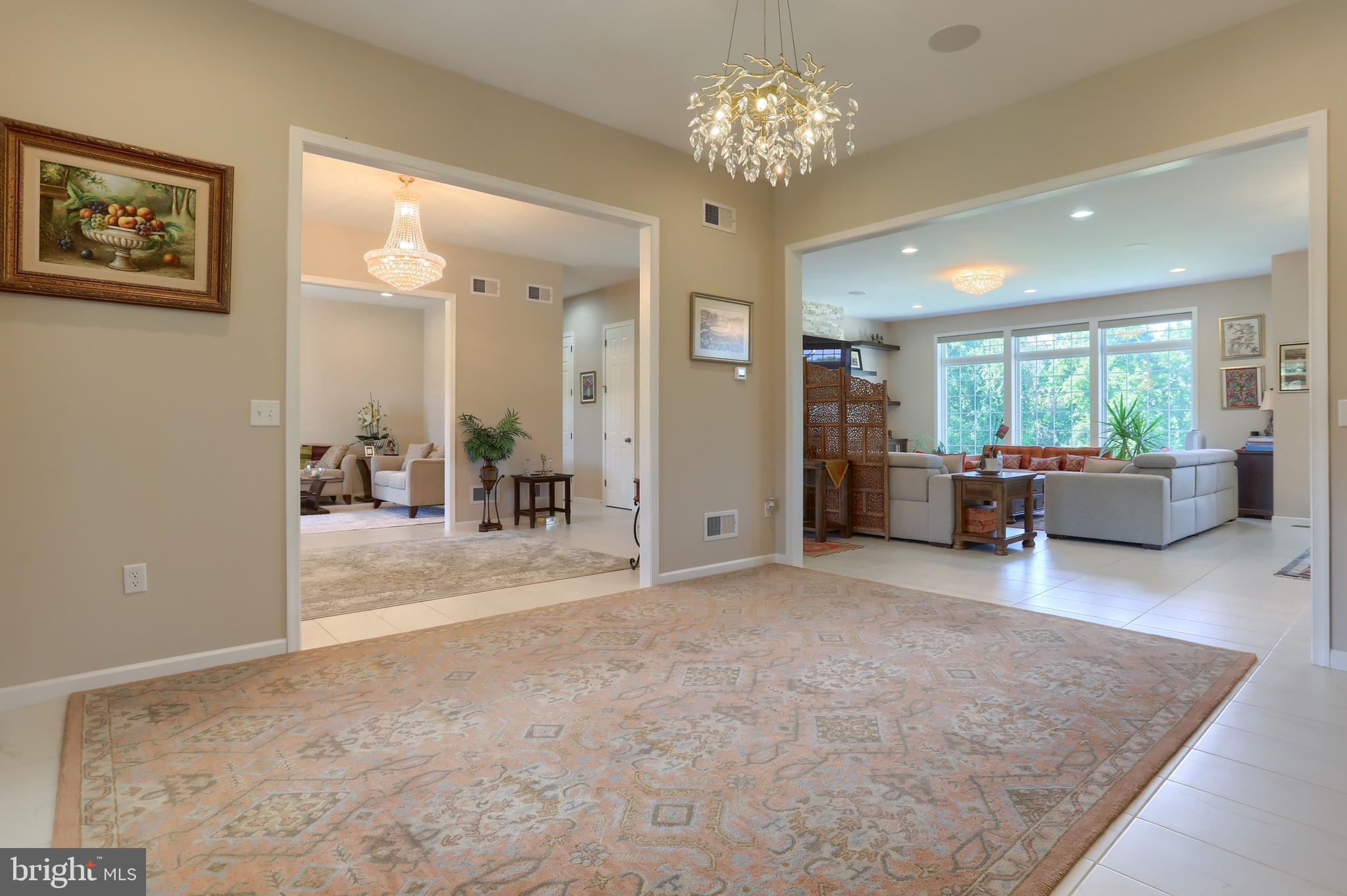 125 Willow Creek Ln