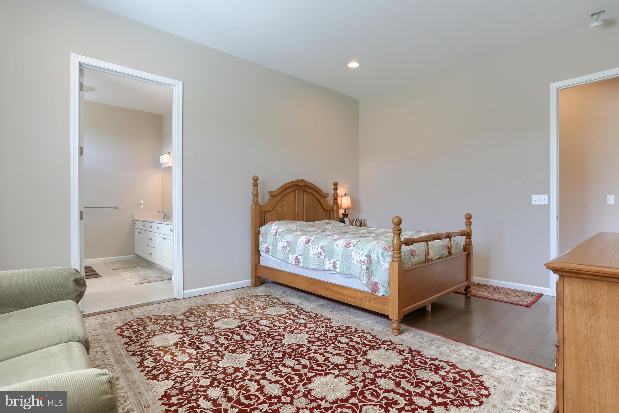 125 Willow Creek Ln