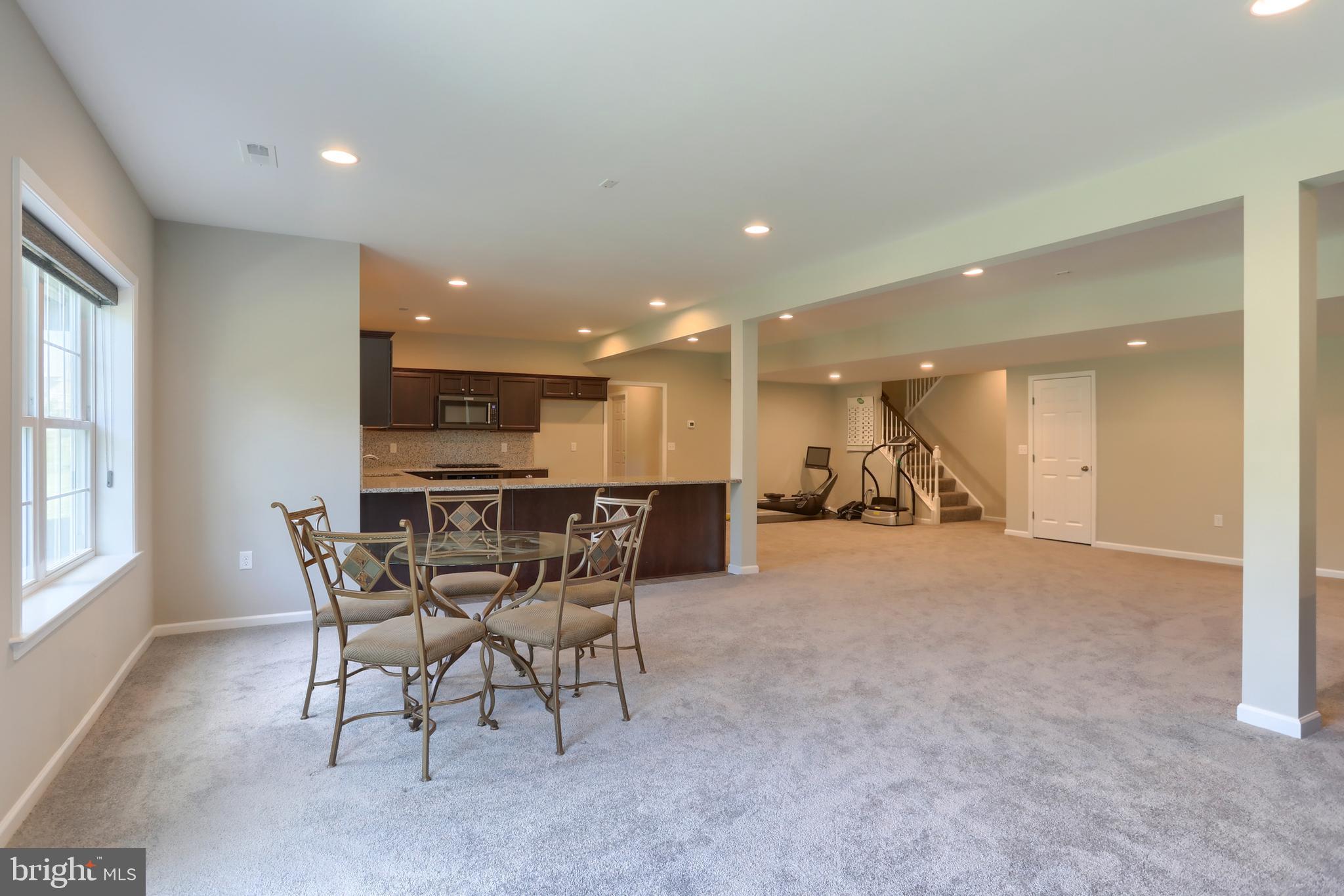 125 Willow Creek Ln