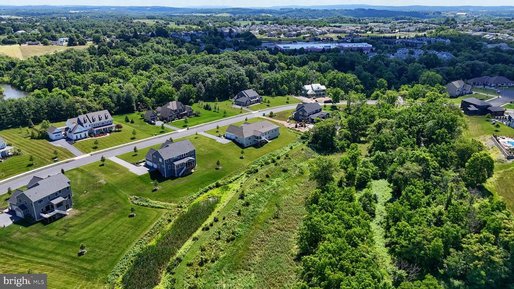 125 Willow Creek Ln