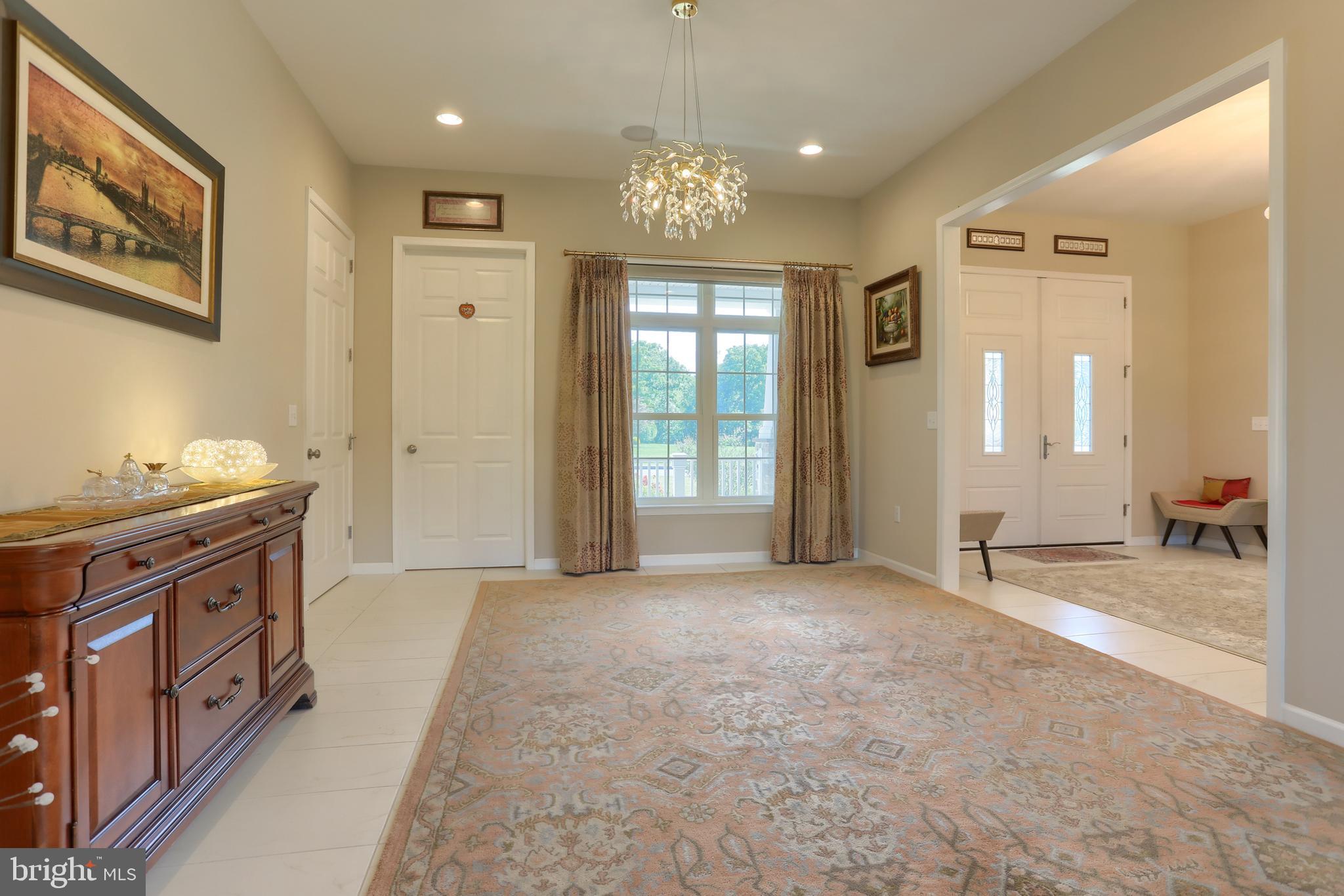 125 Willow Creek Ln