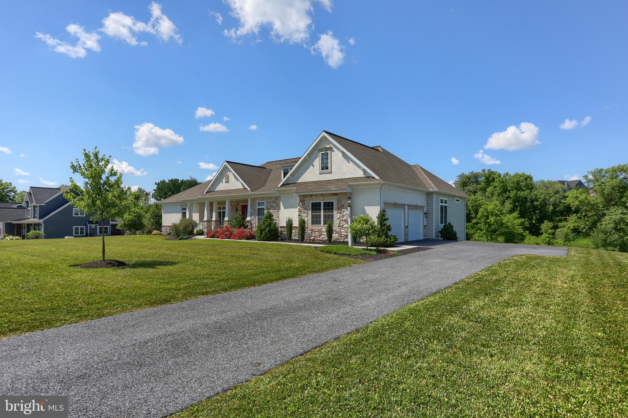 125 Willow Creek Ln