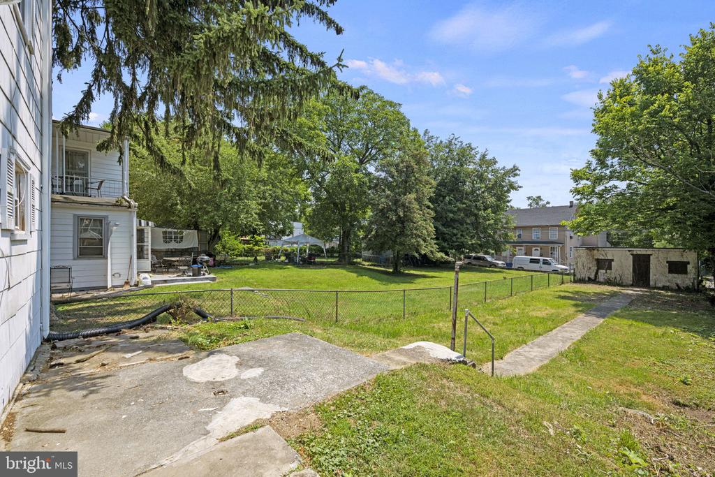 228 Lincoln St