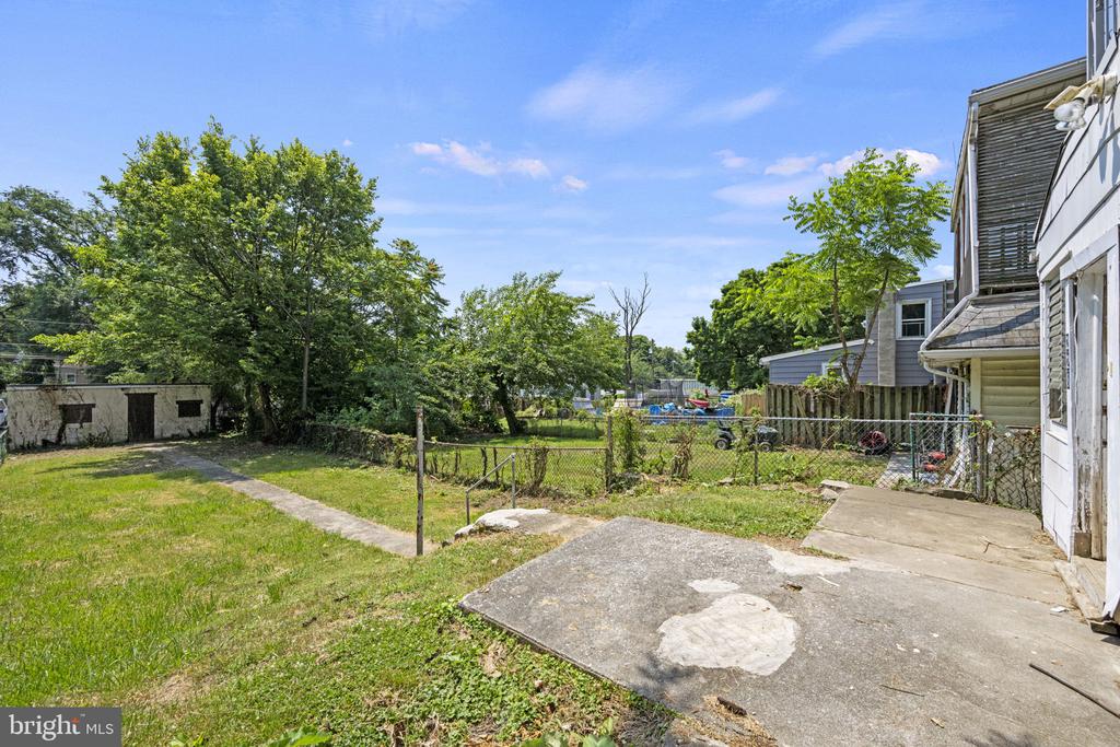 228 Lincoln St