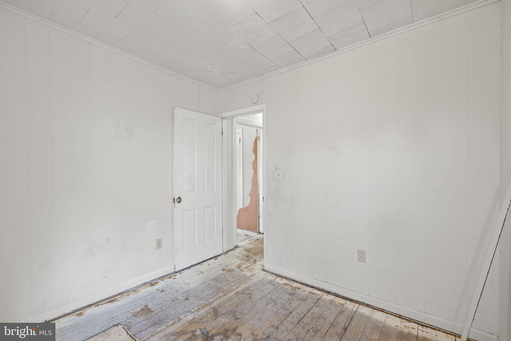 228 Lincoln St