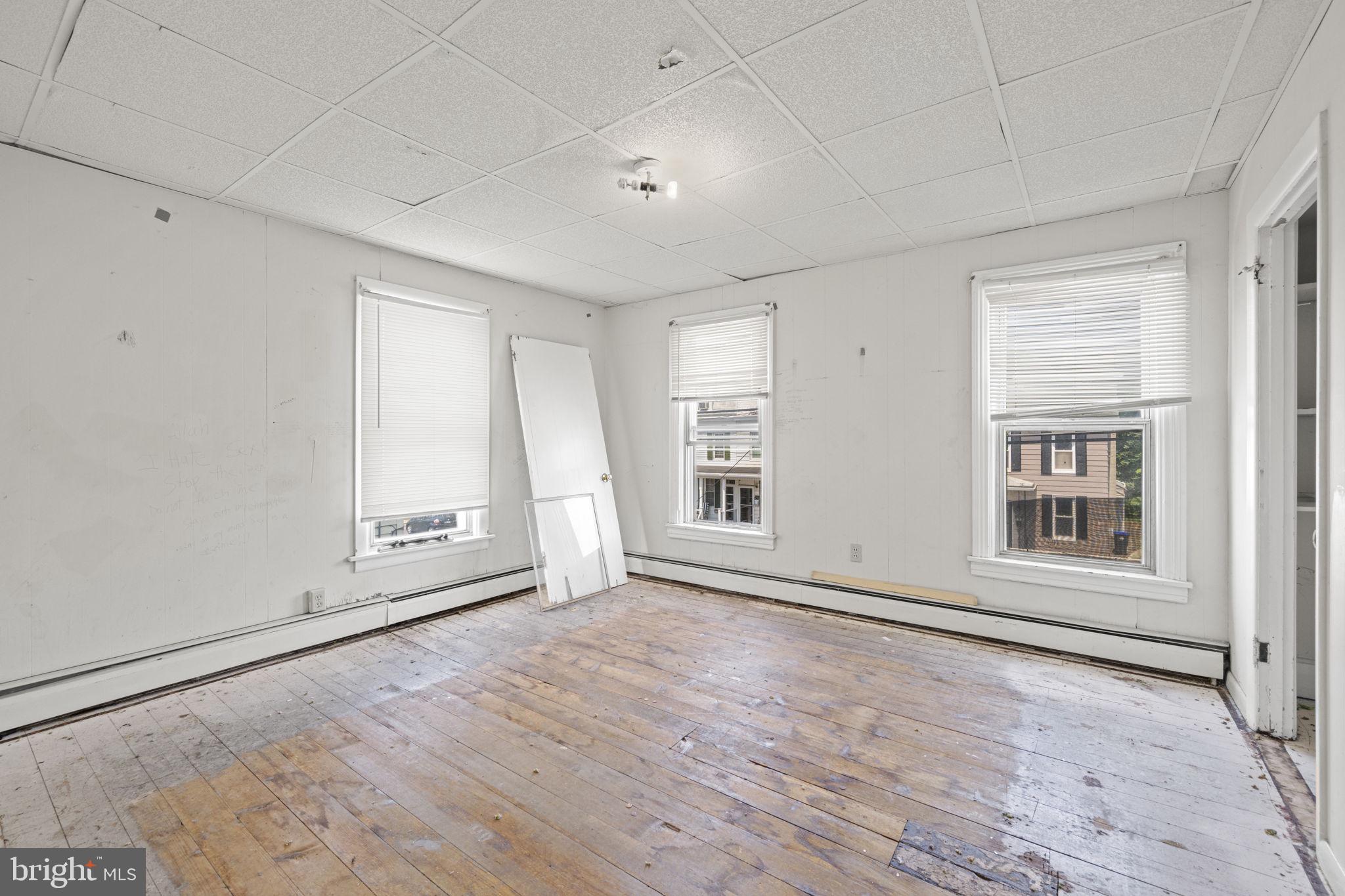 228 Lincoln St