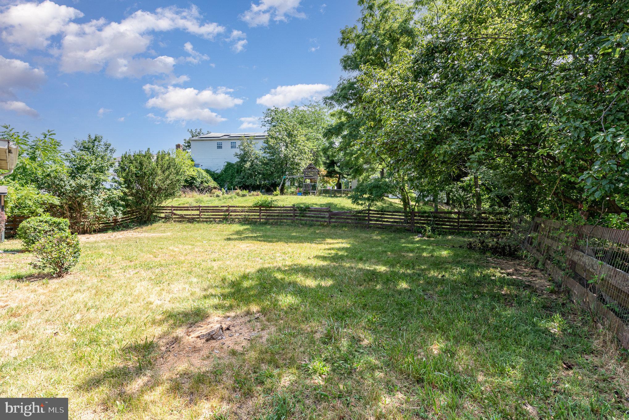 2048 Deer Path Rd