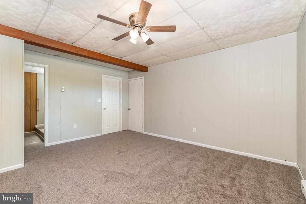 2048 Deer Path Rd