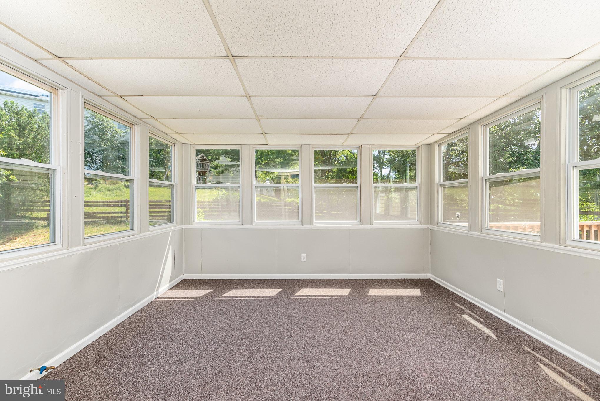 2048 Deer Path Rd