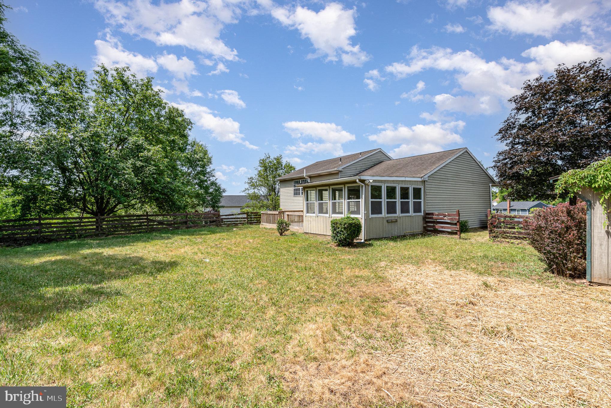 2048 Deer Path Rd