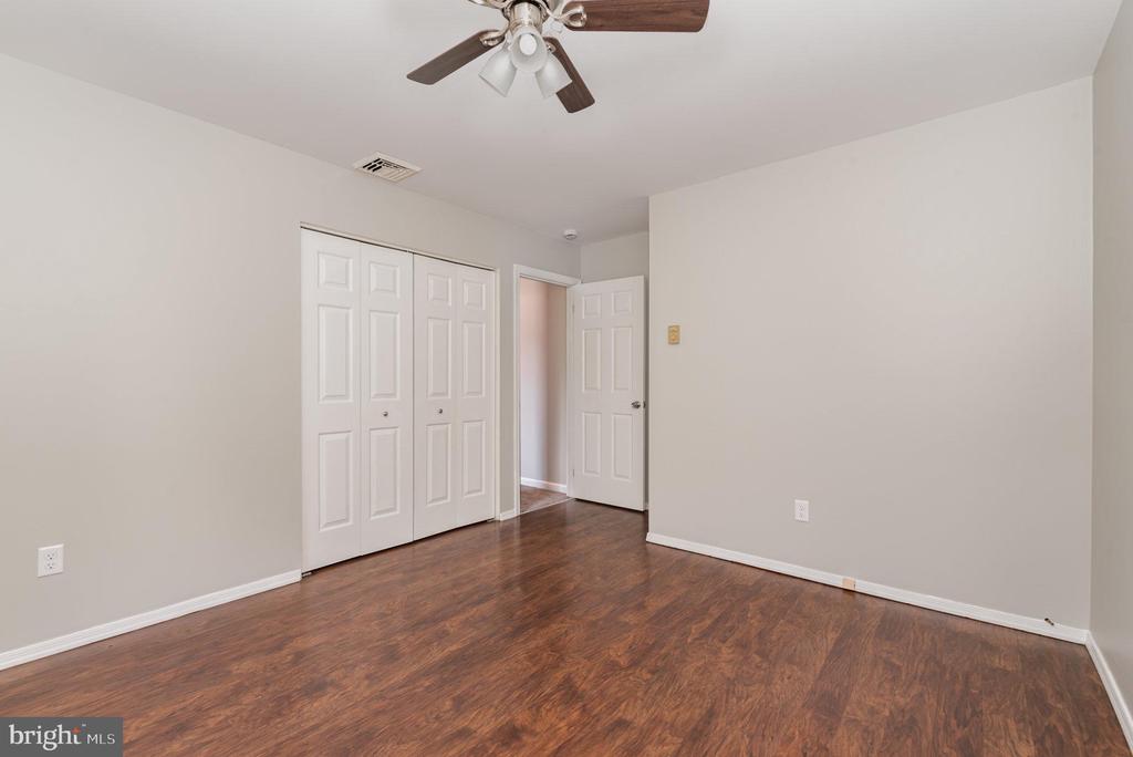 2048 Deer Path Rd