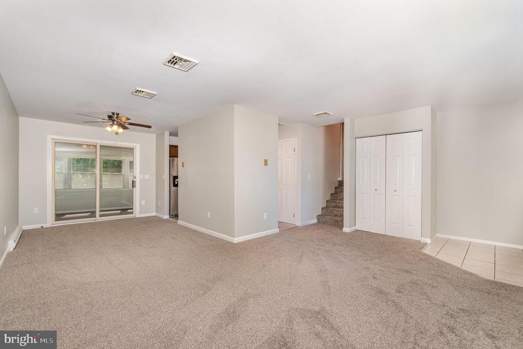 2048 Deer Path Rd