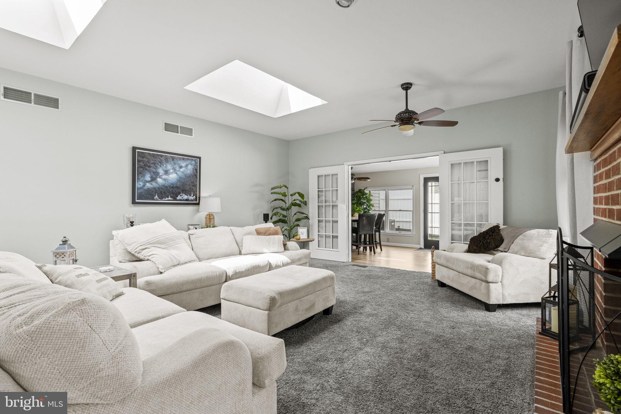 6239 Warren Ave