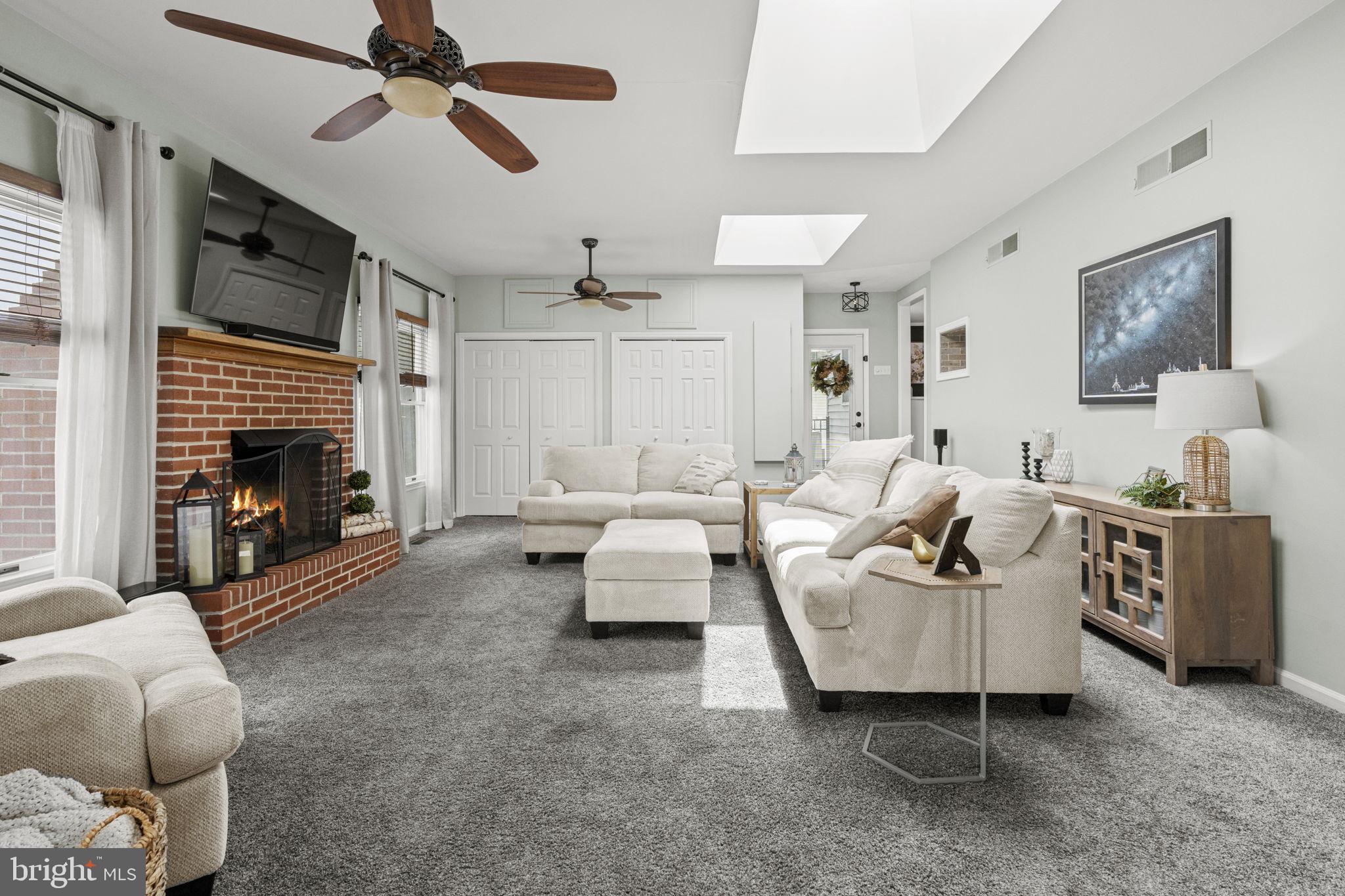 6239 Warren Ave