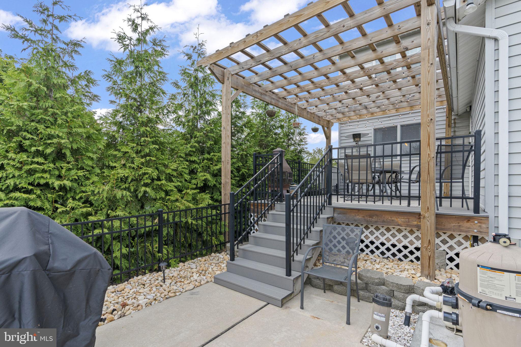 6239 Warren Ave