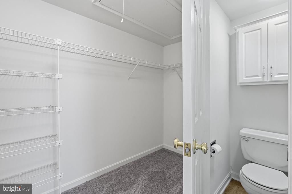 106 Cherrington Dr