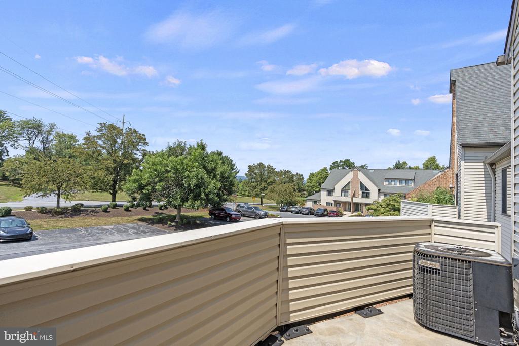 106 Cherrington Dr