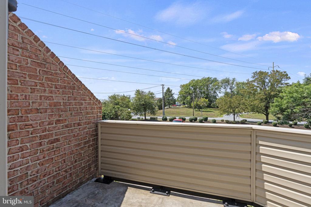 106 Cherrington Dr