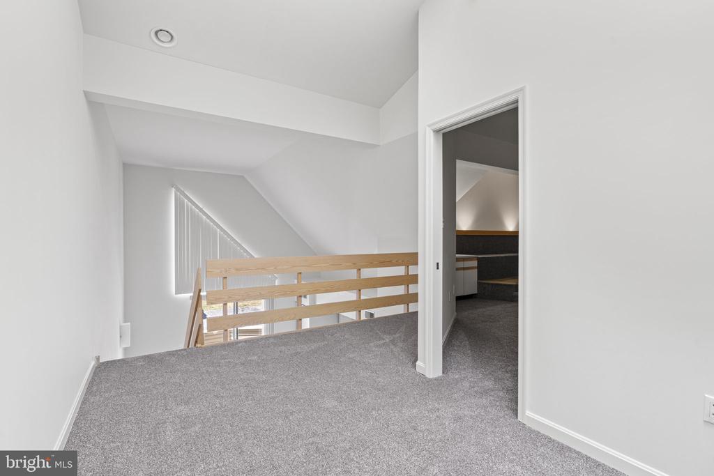 106 Cherrington Dr