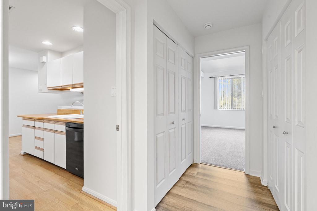 106 Cherrington Dr