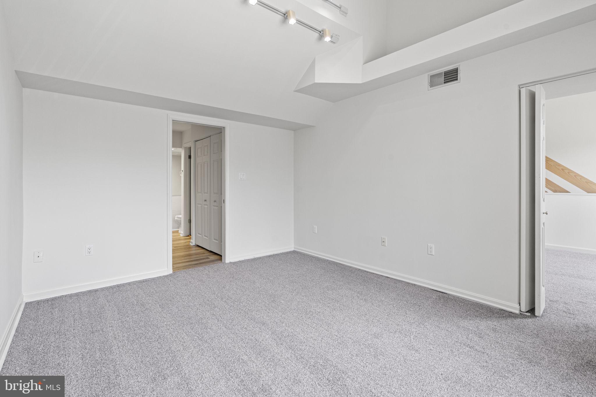 106 Cherrington Dr