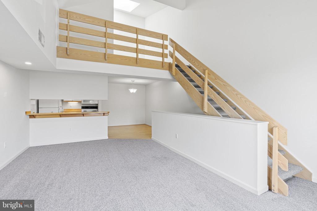 106 Cherrington Dr