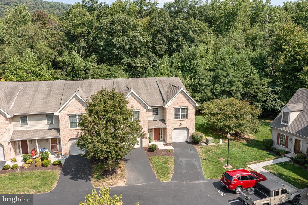 524 Woodthrush Ct