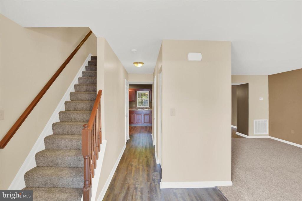 520 Woodthrush Ct