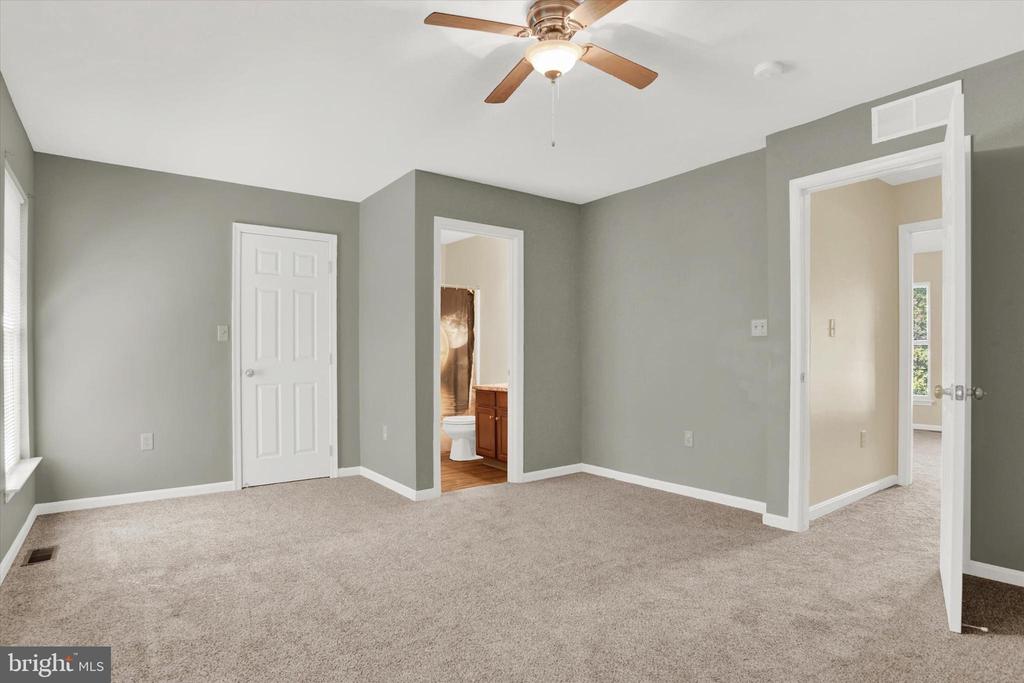 520 Woodthrush Ct