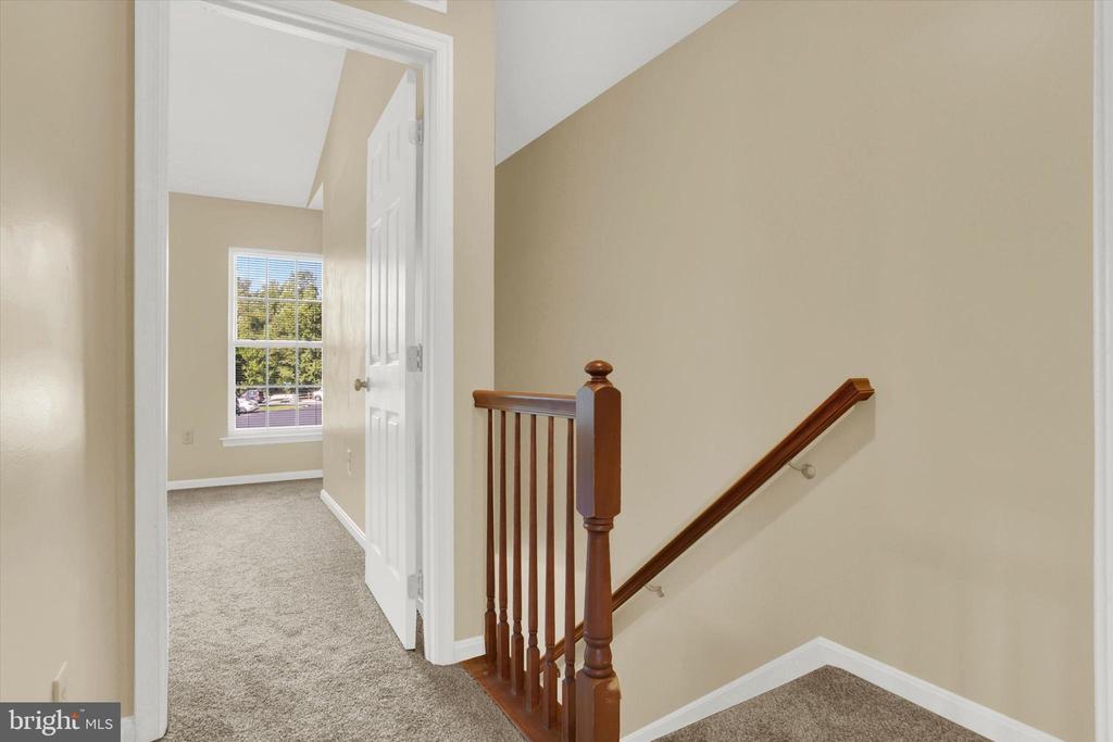 520 Woodthrush Ct