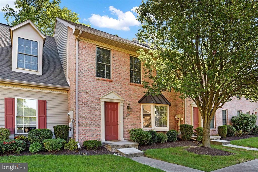 520 Woodthrush Ct
