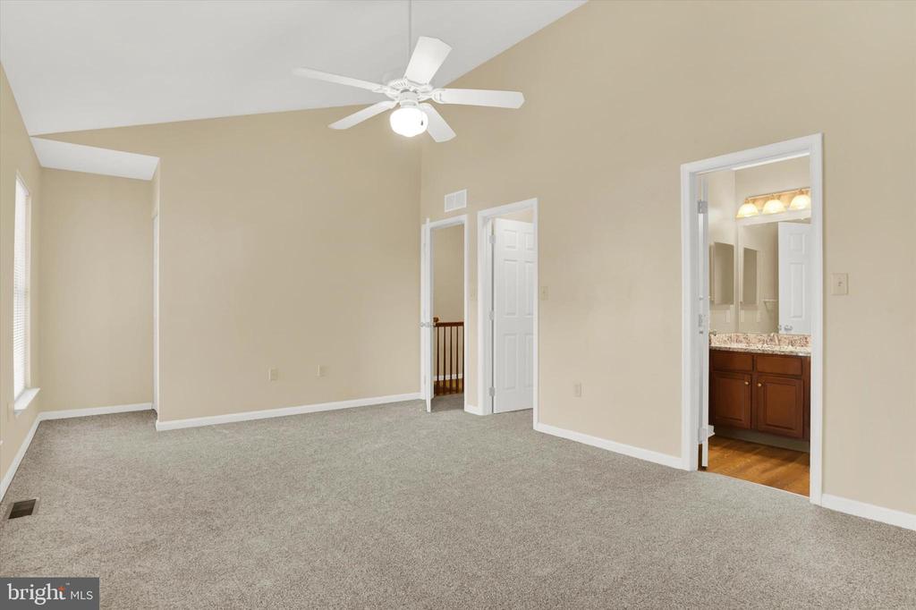 520 Woodthrush Ct