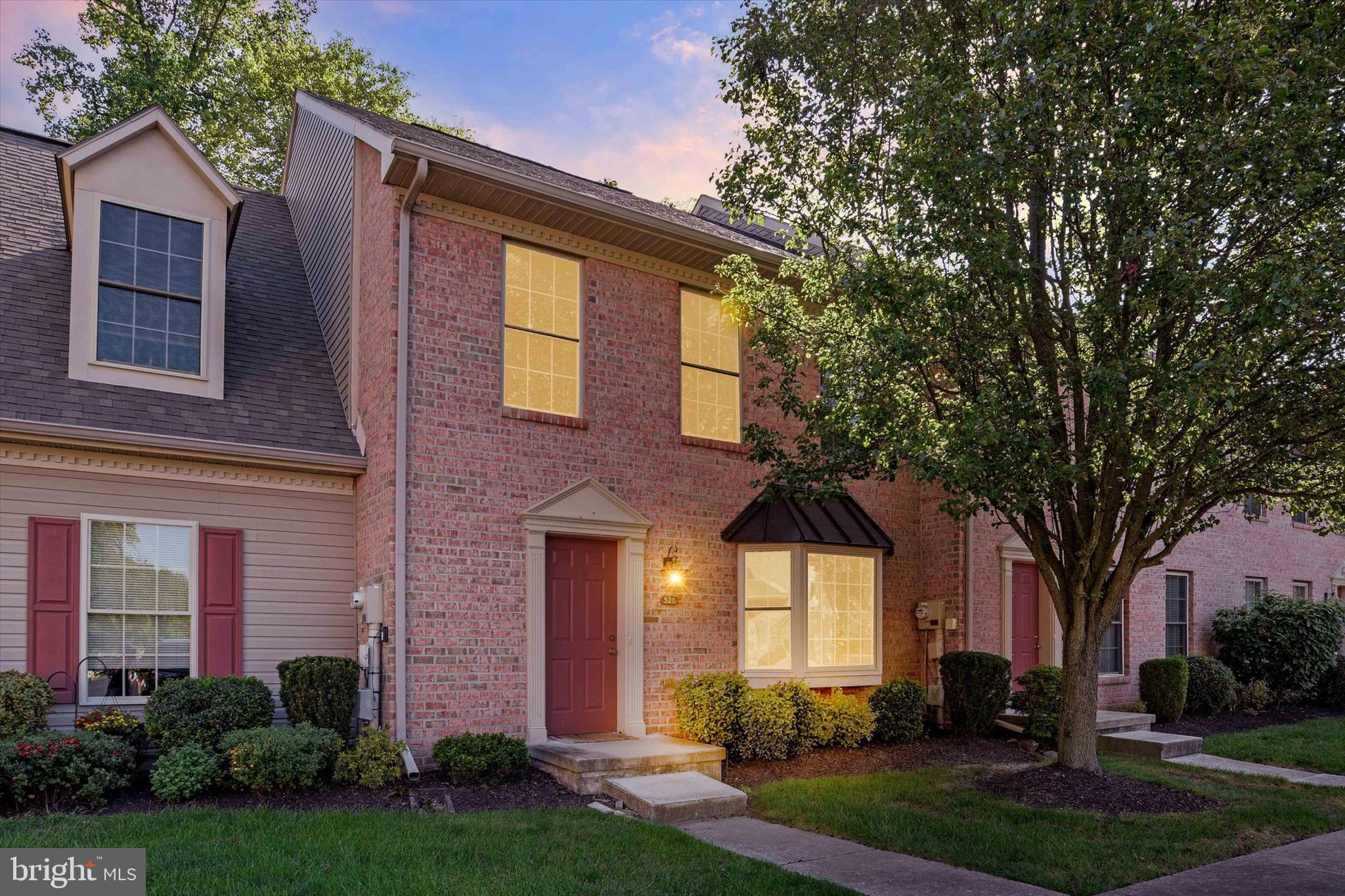 520 Woodthrush Ct