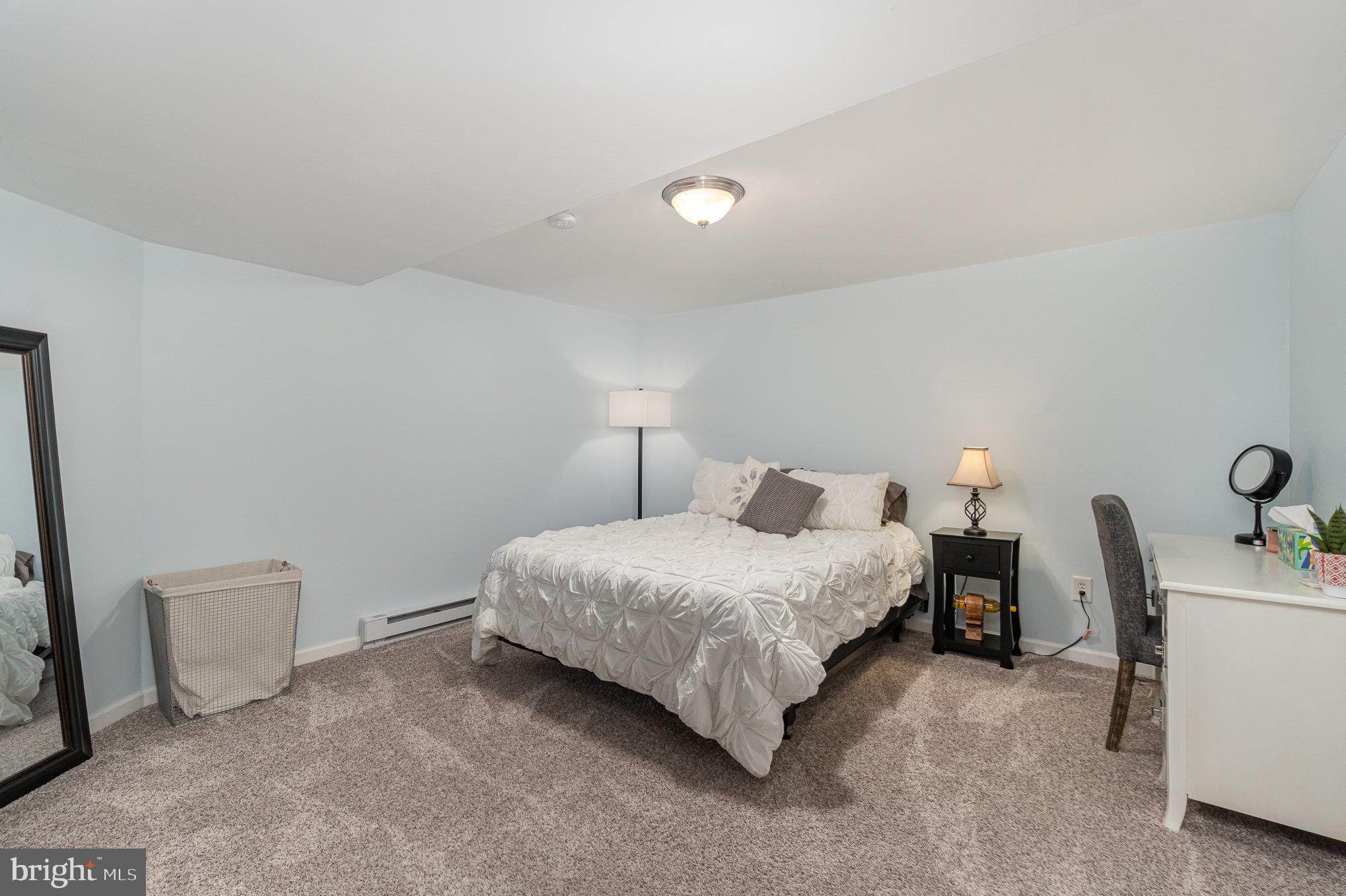 6942 Brei Cir