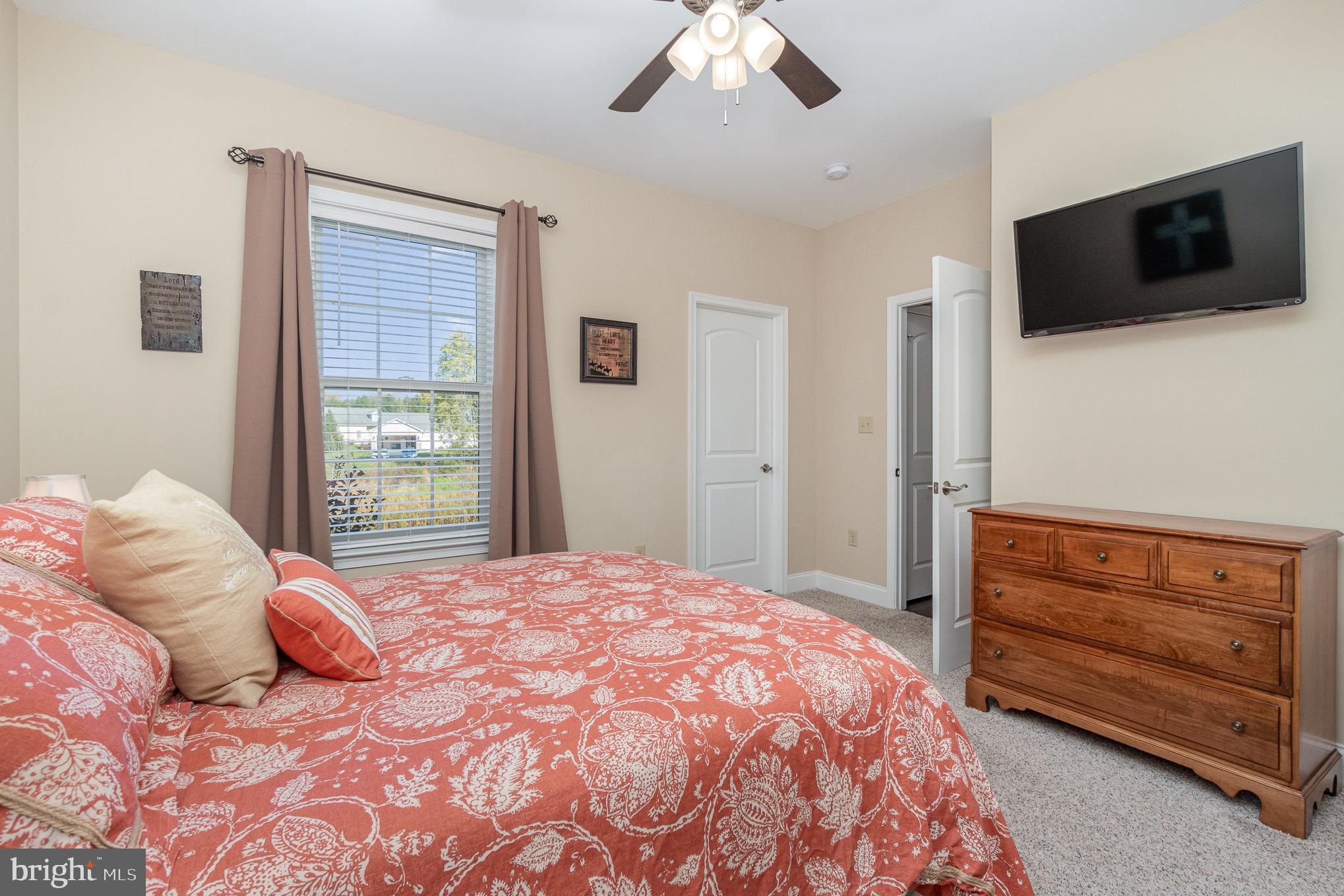 6942 Brei Cir