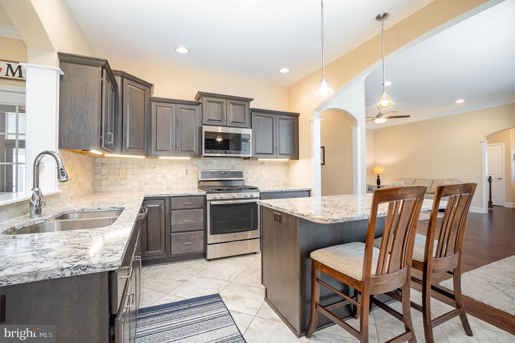 6942 Brei Cir