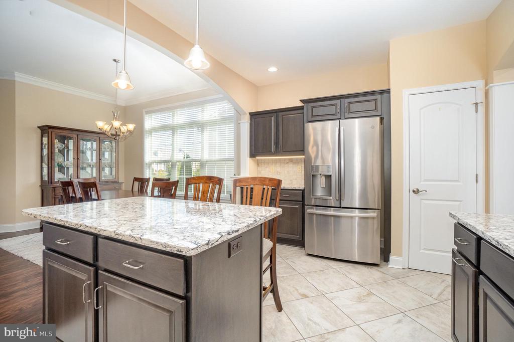 6942 Brei Cir