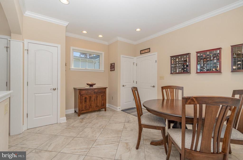 6942 Brei Cir