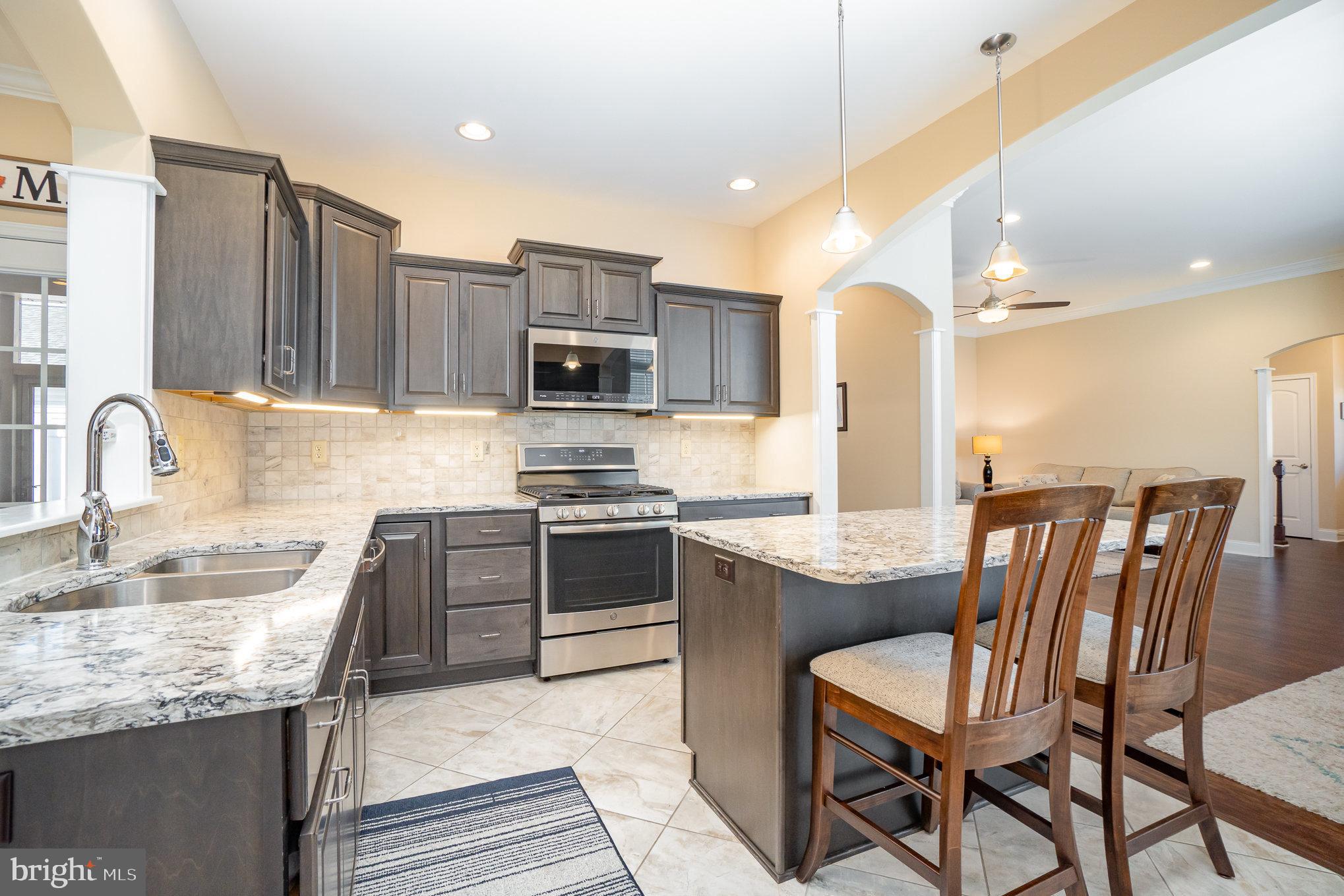 6942 Brei Cir