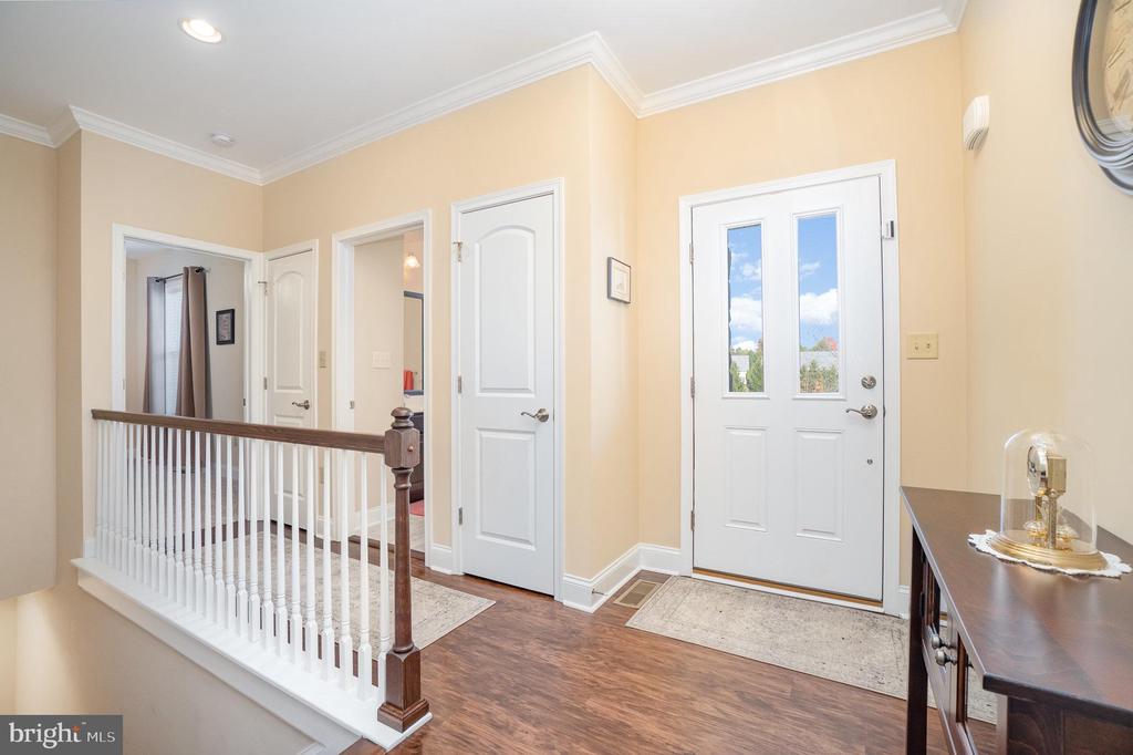 6942 Brei Cir